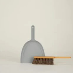 Iris Hantverk Dustpan Set