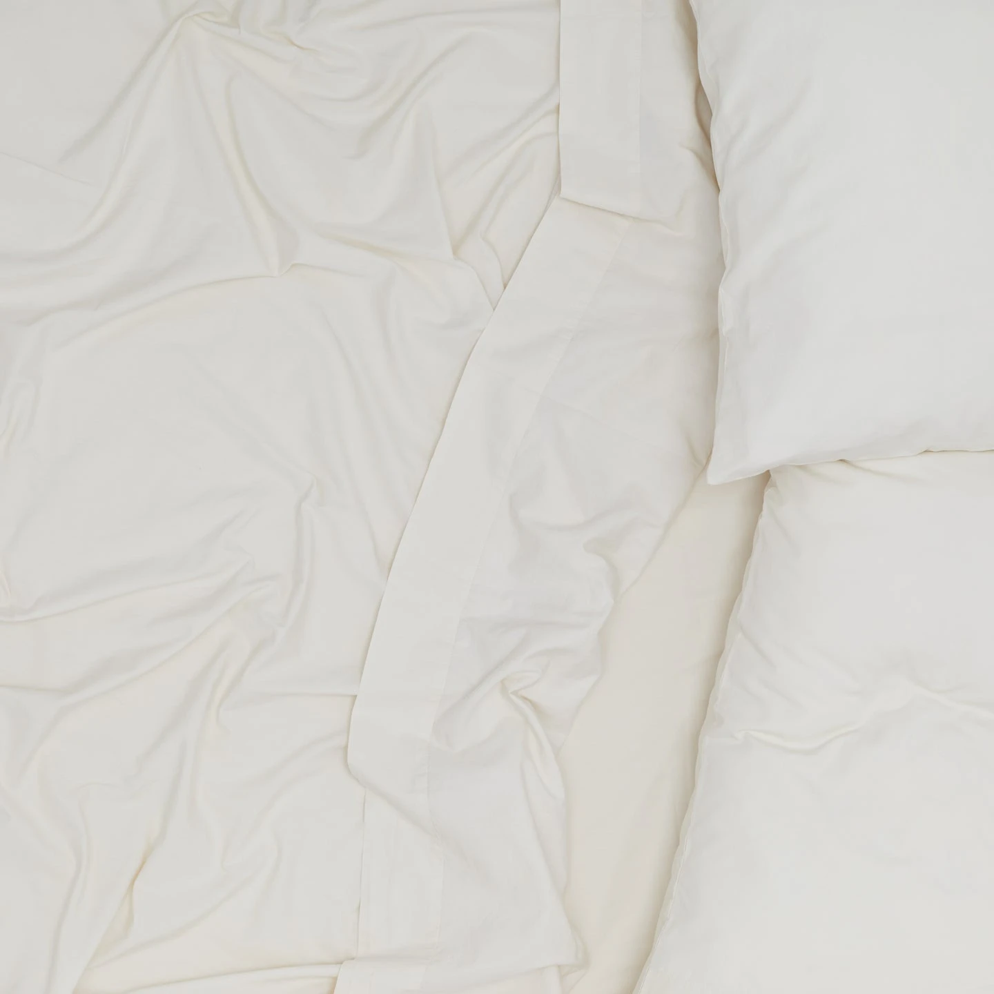 Essential Percale Sheet Set - Ivory 8 Essential Percale Sheet Set - Ivory - Image 6