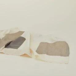 Bloomingville Patchwork Table Runner -ferm LIVING Store BLV.500.50.002.MIX DETAIL