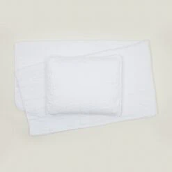 Simple Linen Quilt - White 7 Simple Linen Quilt - White -ferm LIVING Store HNY Quilts 01 RT