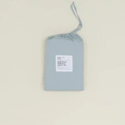 Essential Percale Sheet Set - Sky -ferm LIVING Store HNY.300.10.040.510.Q1