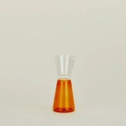 High Rise Carafe + Glass - Amber/Clear -ferm LIVING Store IDM.500.20.053.330 a 1 RT