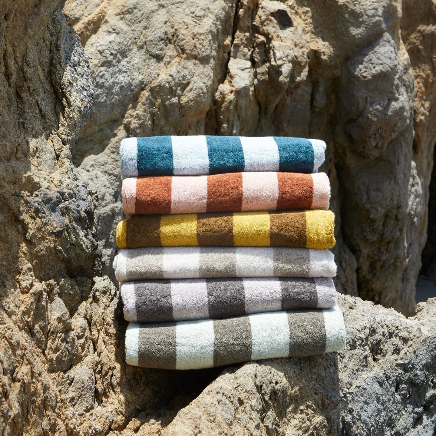 Simple Striped Terry Beach Towel - Light Grey/Dark Grey 5 Simple Striped Terry Beach Towel - Light Grey/Dark Grey - Image 3