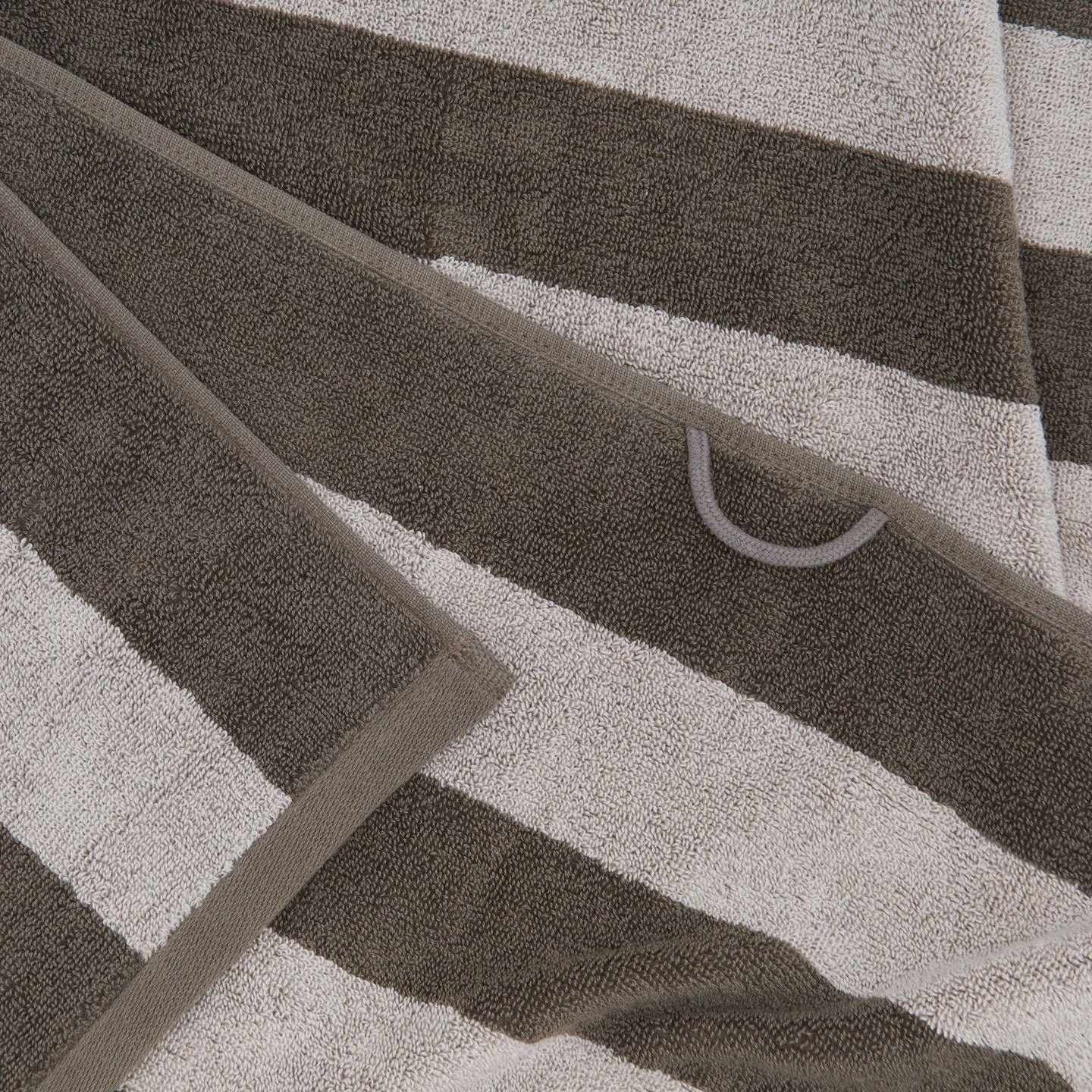 Simple Striped Terry Beach Towel - Light Grey/Dark Grey 6 Simple Striped Terry Beach Towel - Light Grey/Dark Grey - Image 4